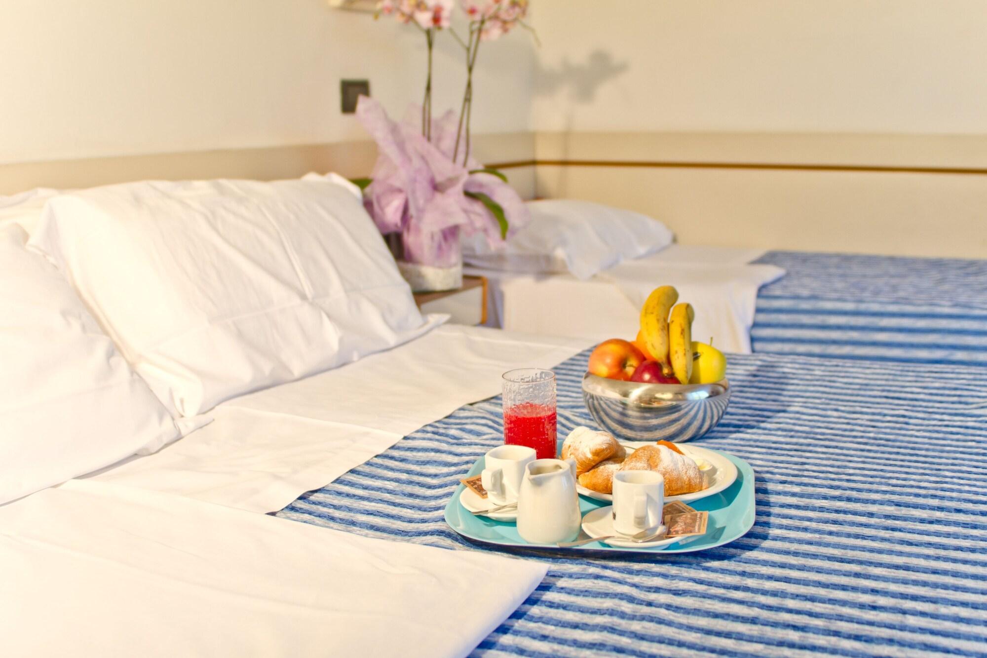 Hotel Montecarlo Ρίμινι Εξωτερικό φωτογραφία
