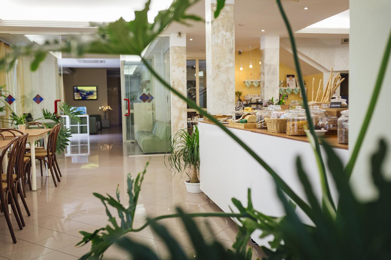 Hotel Montecarlo Ρίμινι Εξωτερικό φωτογραφία