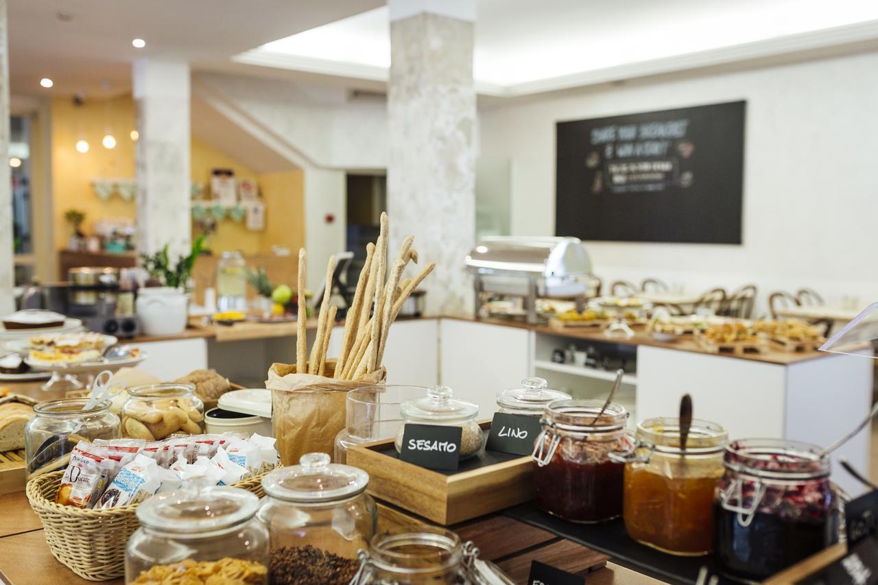 Hotel Montecarlo Ρίμινι Εξωτερικό φωτογραφία