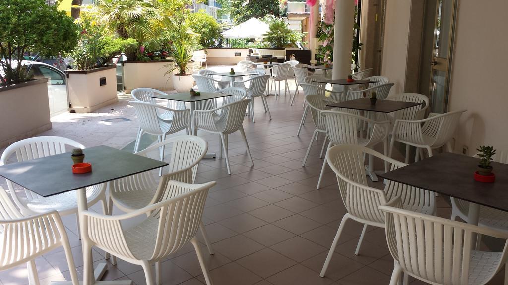 Hotel Montecarlo Ρίμινι Εξωτερικό φωτογραφία